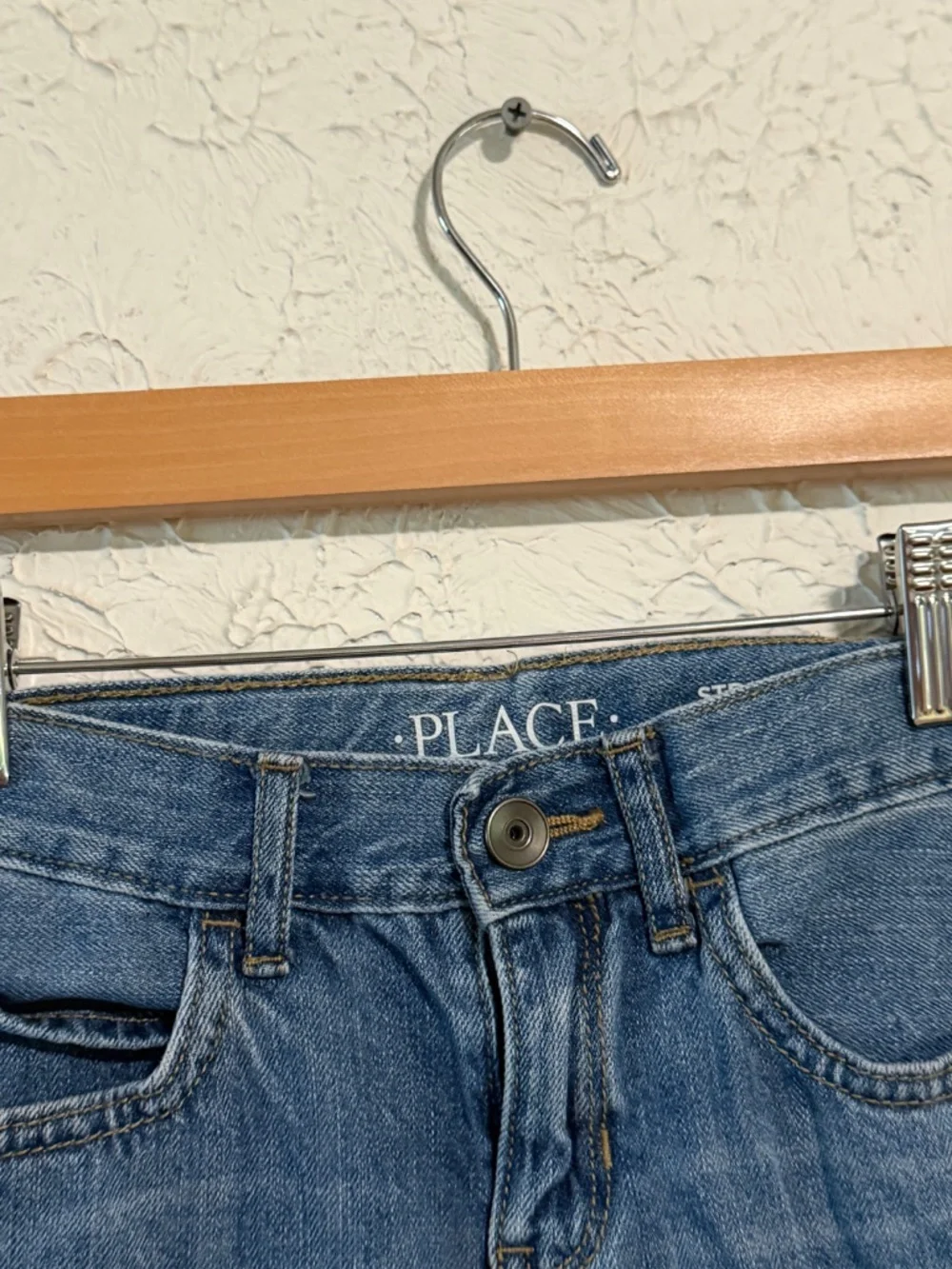 The Children's Place Boys Size 7 Straight Jeans Light Wash Denim Pants